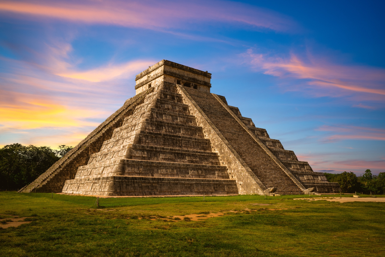 <p>El Castillo, Temple of Kukulcan, Chichen Itza, Mexico</p>
